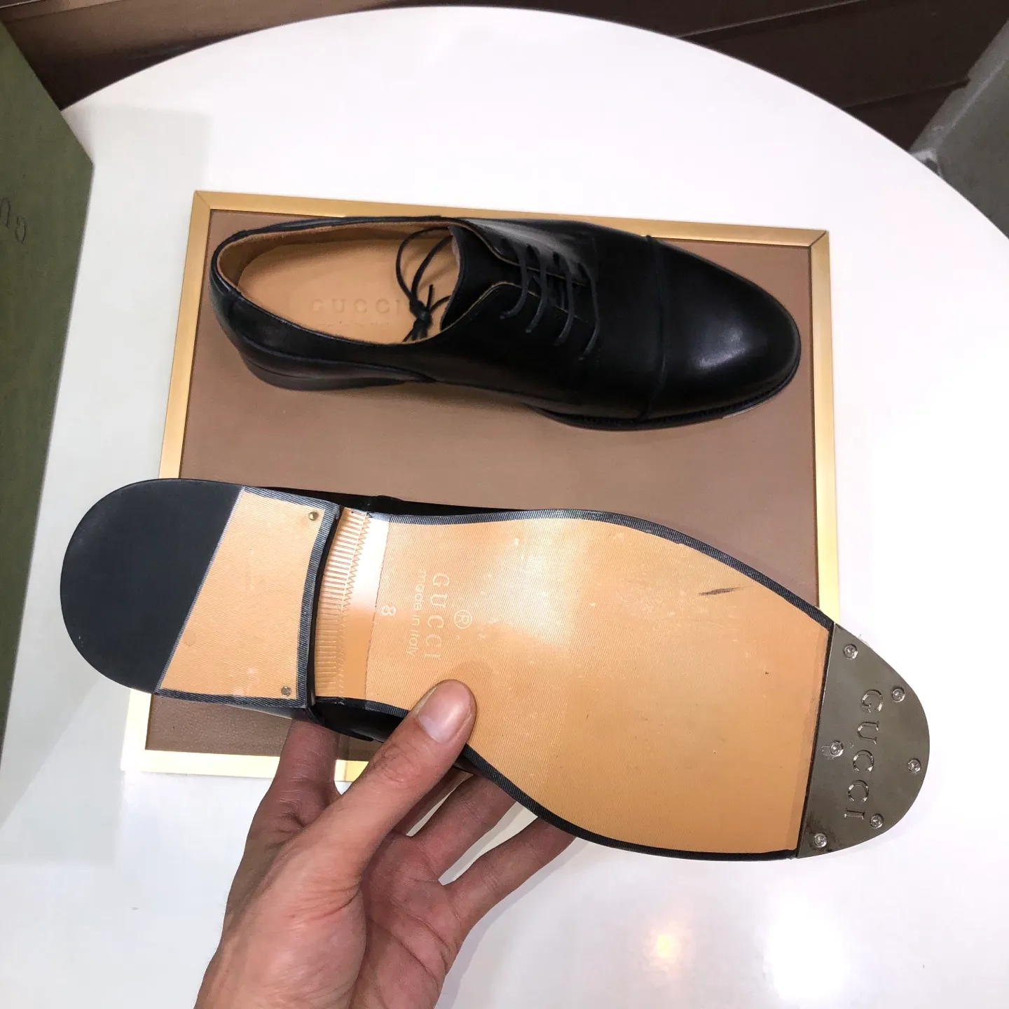 Men's shoes 💰660💰 Brand: GUCCI (Gucci) Standard code: Men's size 38/44 (45/46 can be customized) Grade: Same as the official website Original quality Material: Original cowhide Water-dyed cowhide lining Original rubber outsole Style category: Men's fashionable casual leather shoes Distinguished big-name luxury elements top luxury Color: Actual picture